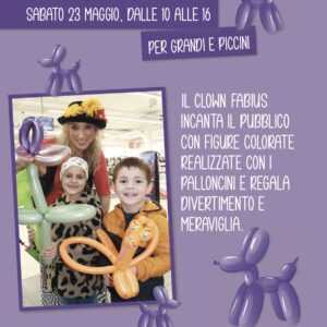 Clown modella palloncini